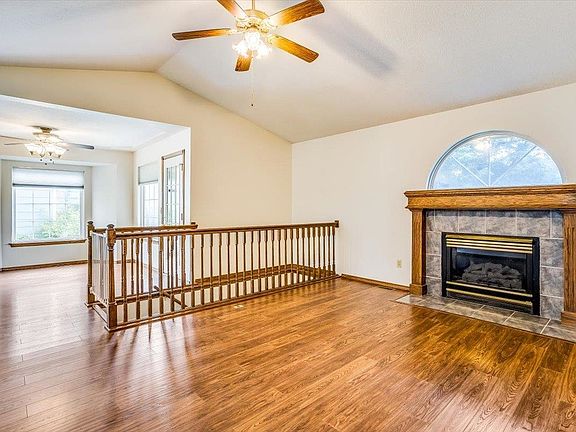 5th image of 2224 N Horseshoe Cir