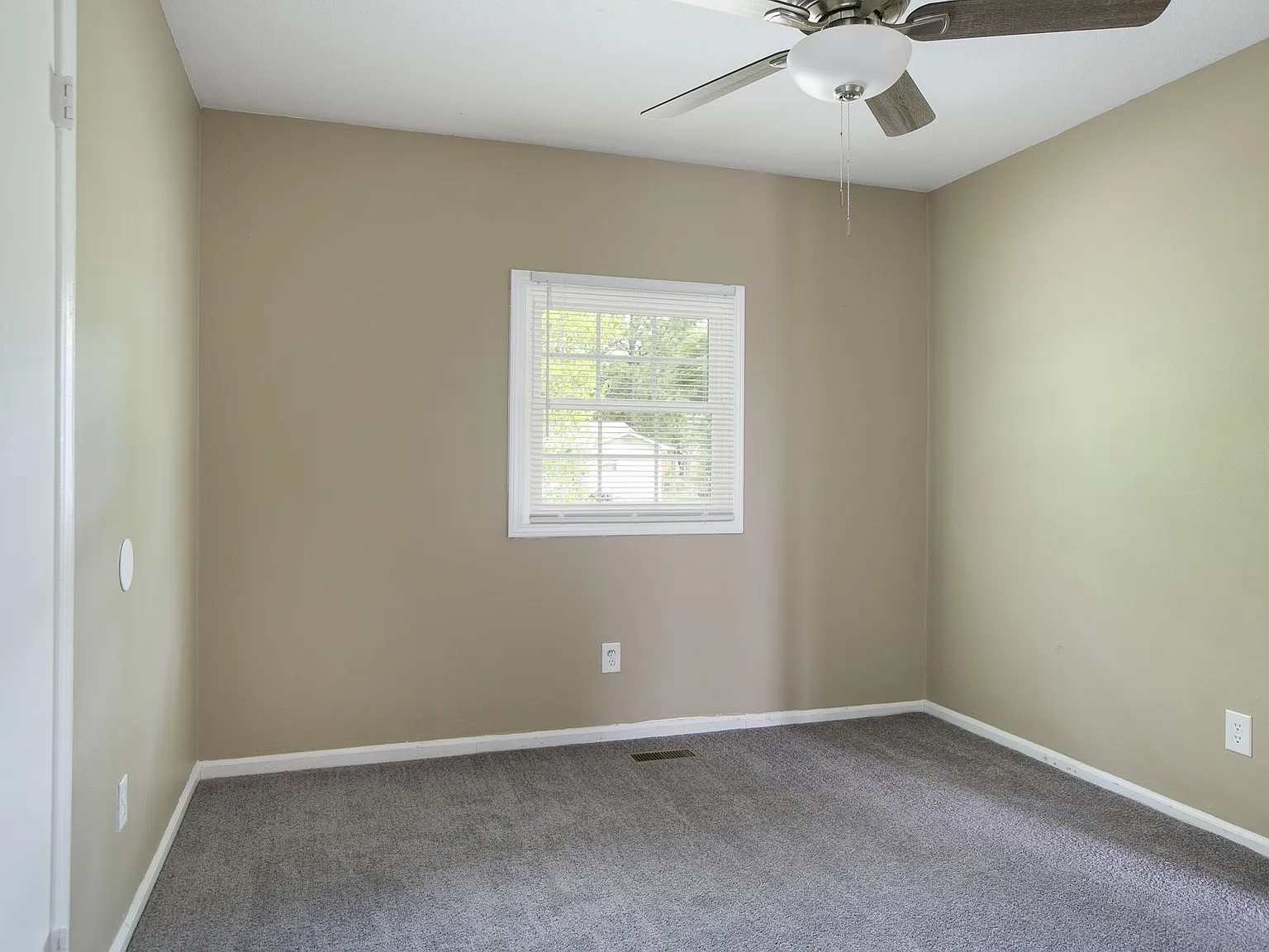912 Spellman Drive - 1 — Photo 4