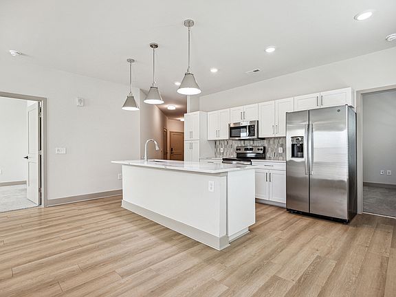 2nd image of 101 Poe Dr #101-322