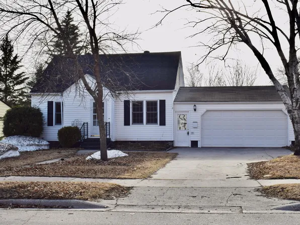 302 Merriam Ave S, Thief River Falls, MN 56701