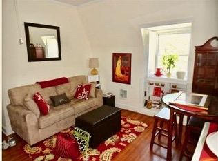 66 Perry Rd, Newport, RI 02841