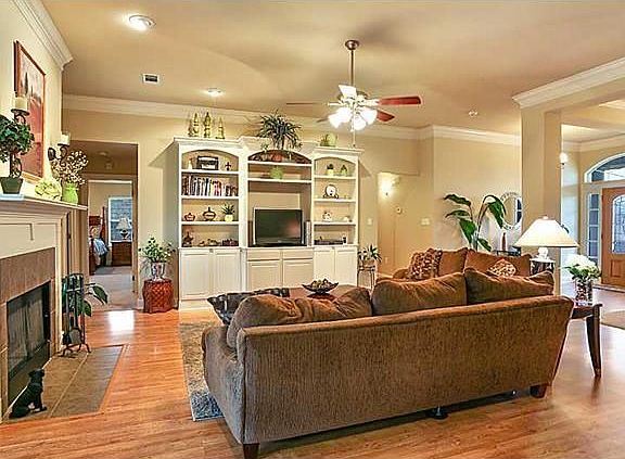 4th image of 51403 Allen Dr