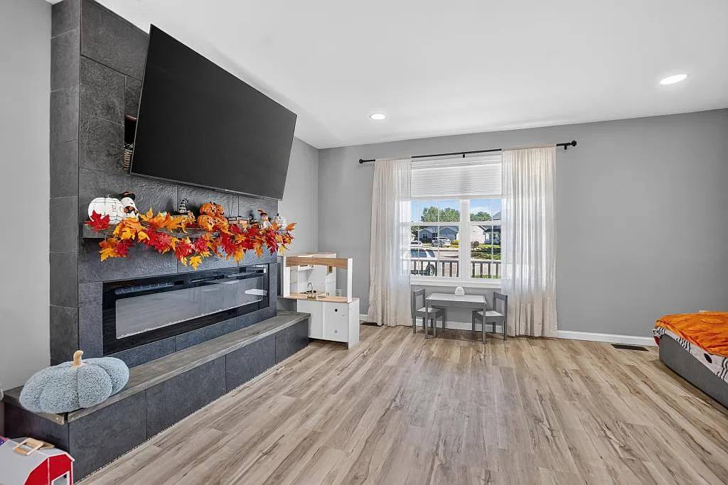 4 bed, 2000 sqft, $2,650 — Photo 4