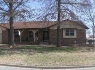 1217 S 12th St, Rogers, AR 72756