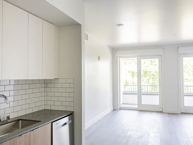301D Apartments — Photo 20