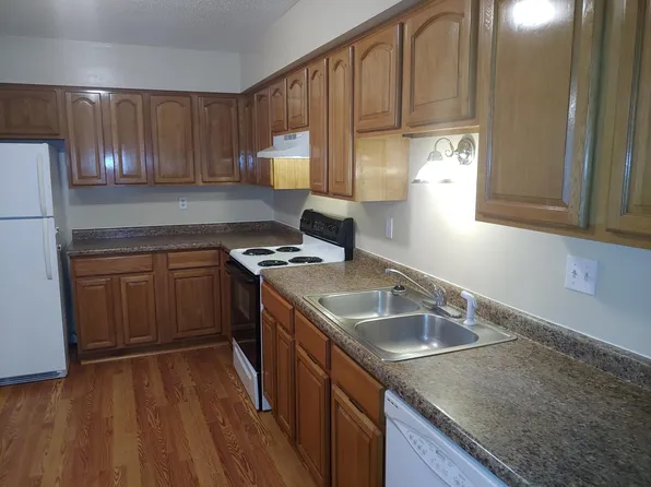 896 Wescott Sq, Eagan, MN 55123