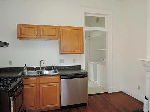 5220 Annunciation St — Photo 10