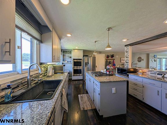 4th image of 3626 Skyline Dr