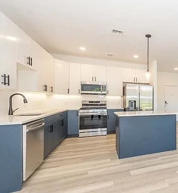 Oak Tree Apartments