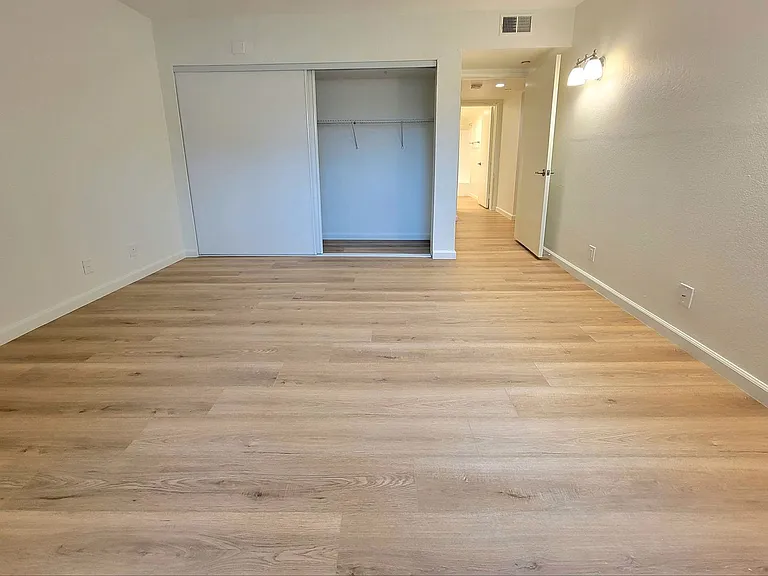 Verdugo Vista — Photo 22
