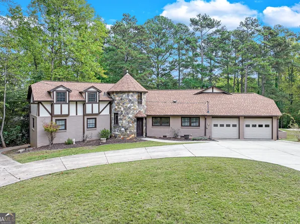 6644 Crestwood Peninsula, Flowery Branch, GA 30542