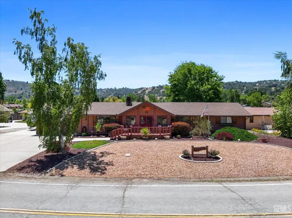 29980 Pinedale Dr, Tehachapi, CA 93561