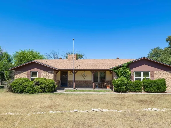 207 Lori Ln, Brownwood, TX 76801