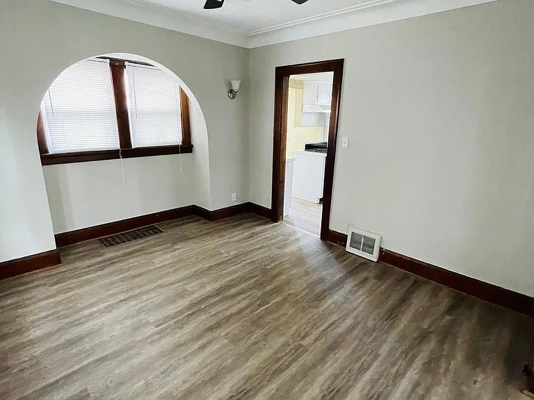 521 Shasta Dr — Photo 8