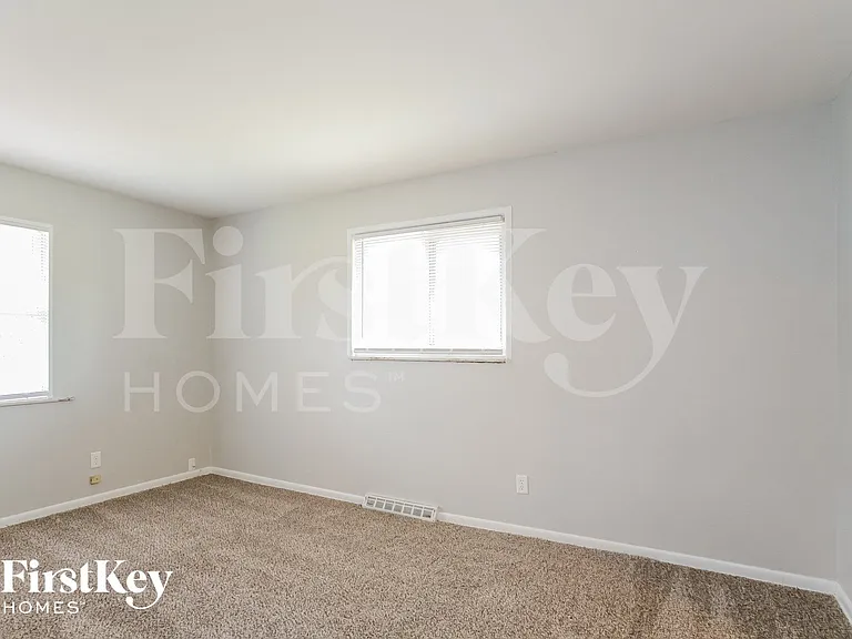 5503 Moonlight Dr — Photo 9