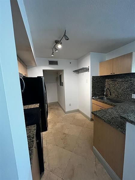 1st image of 1011 Villa Circle