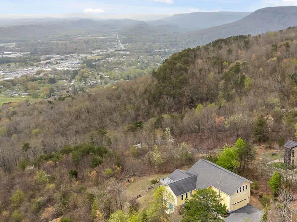 9028 Terrace Falls Dr, Soddy Daisy, TN 37379