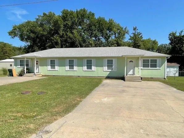 305 E Creager St, Frontenac, KS 66763