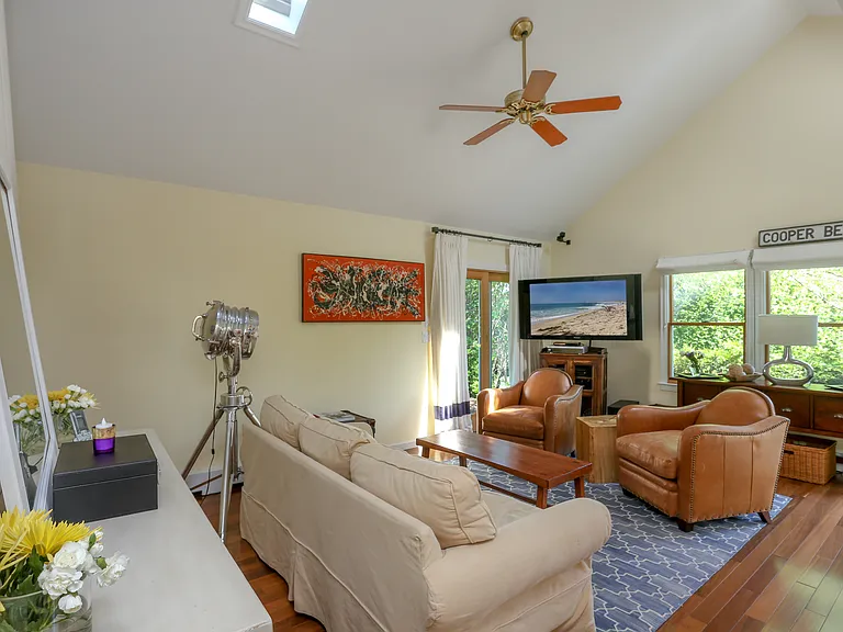 21 Meadowgrass Ln — Photo 7