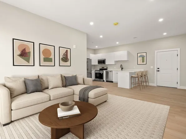 7 Cross St #204, Wilmington, MA 01887