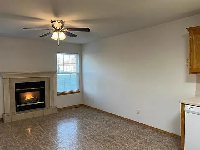 722 S Pinhook Dr — Photo 3