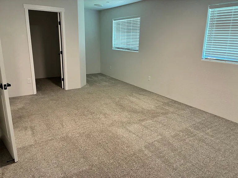 1989 Sky Way — Photo 14