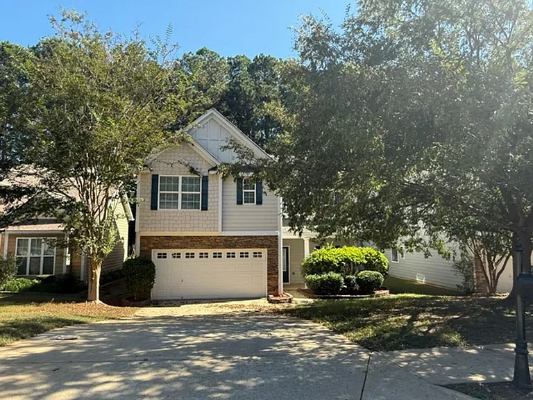 19 Black Diamond Dr — Photo 1
