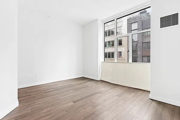 Rented by New York Casas Ltd. | media 18