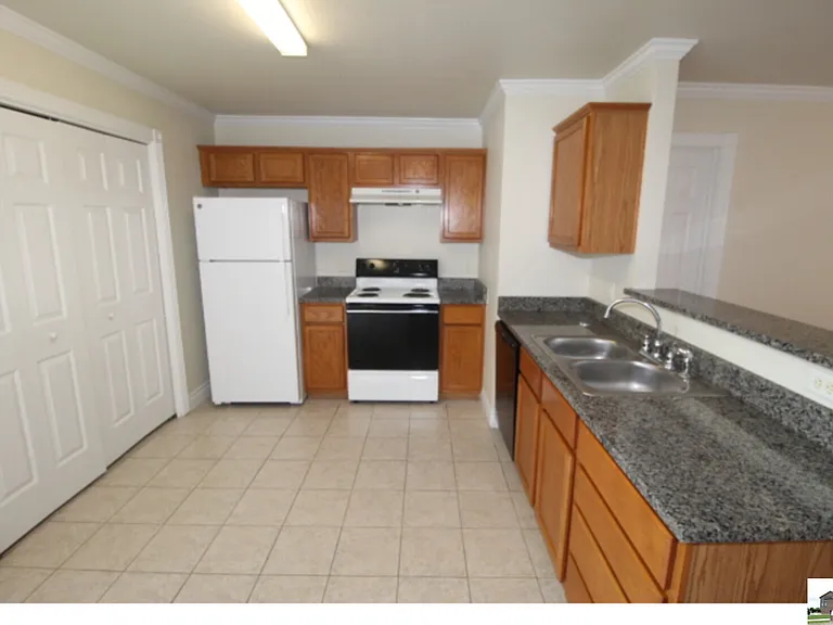 402 Bowden Ave #B — Photo 7