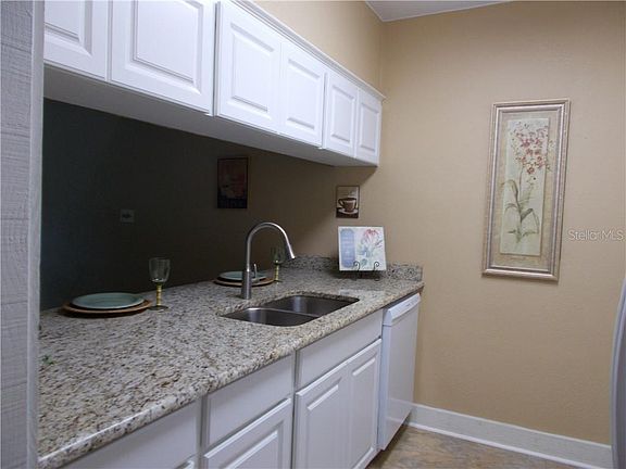 2nd image of 3326 Camelot Dr #3326