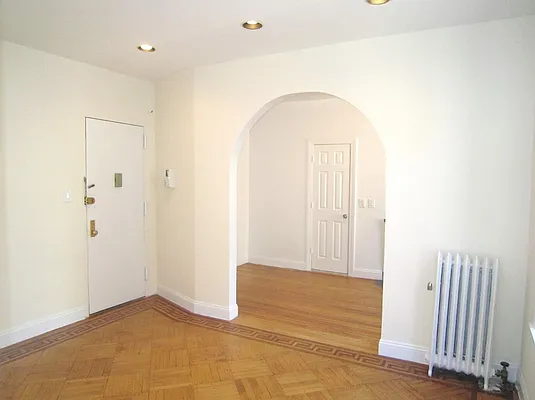 Rented by City Connections Realty | media 26