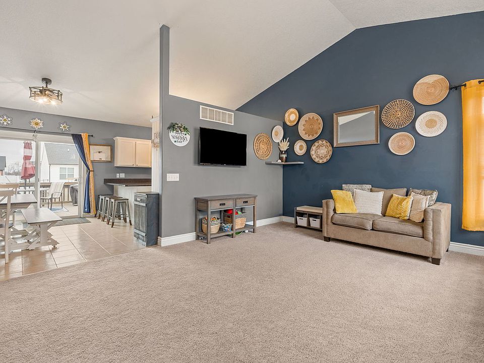 4703 W 13th St, Davenport, IA 52804 | Zillow