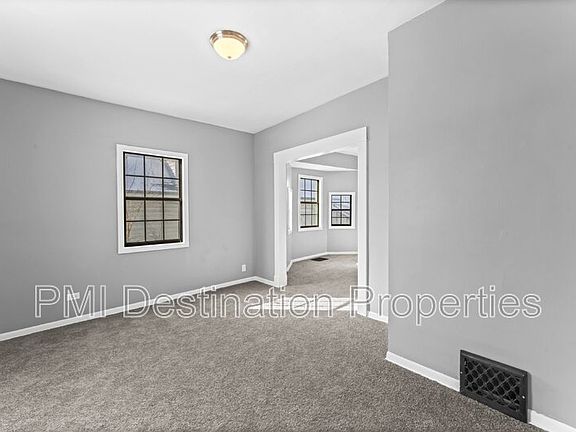 5th image of 260 S Ferree St