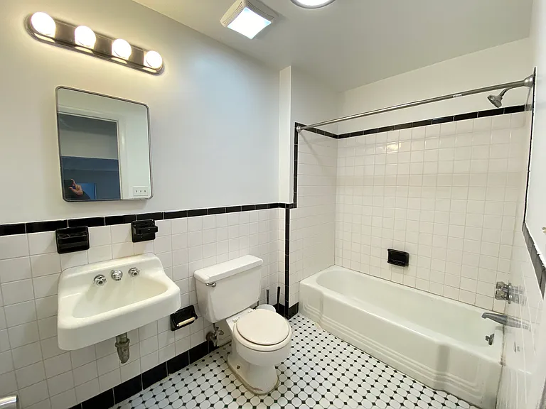 187 S Orange St #6B — Photo 10