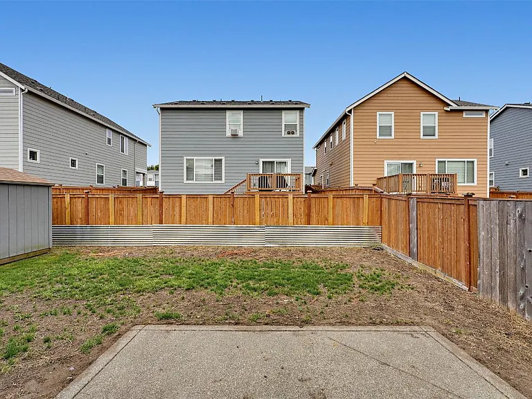 831 Burwood St SE — Photo 34