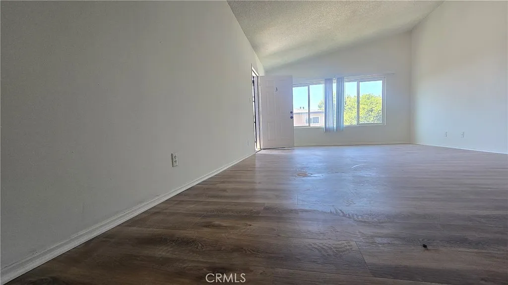 2 bed, 850 sqft, $2,495 — Photo 3