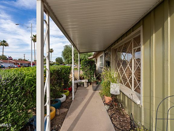 3rd image of 4031 W MARYLAND Avenue