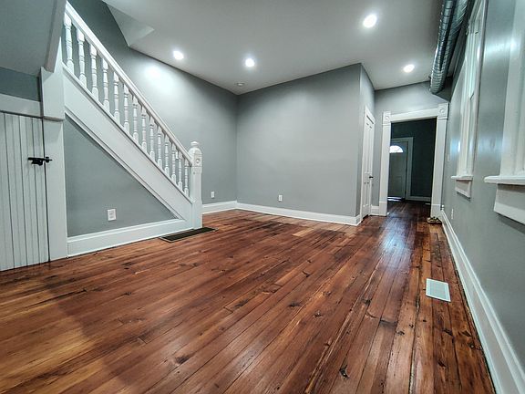 4th image of 307 Wilson Ave
