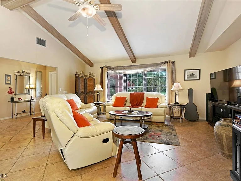 4220 Glasgow Ct — Photo 15