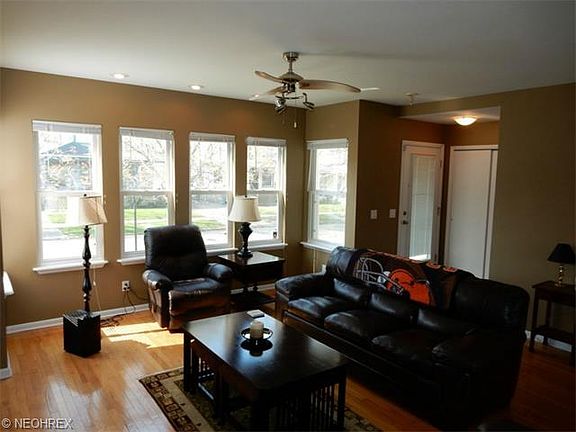 2nd image of 2922 Marvin Ave