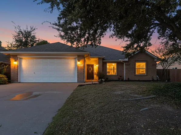 317 Vera Dr, Burleson, TX 76028