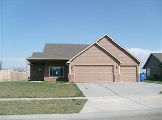 1125 Coyote Dr, Junction City, KS 66441