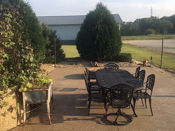 5th image of 1422 County Road 200 N