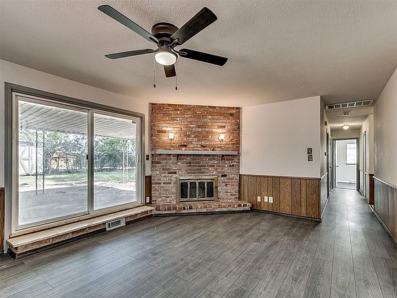 4th image of 2525 SW 69th St