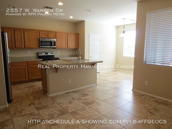 5th image of 2557 W Warren Dr