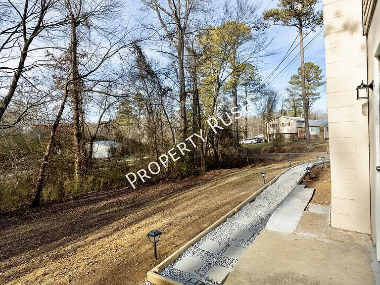 2290 Malibu Dr SE #B — Photo 5