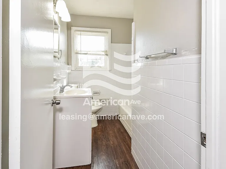 1587_014_wm_-_bathroom_12984367.jpg