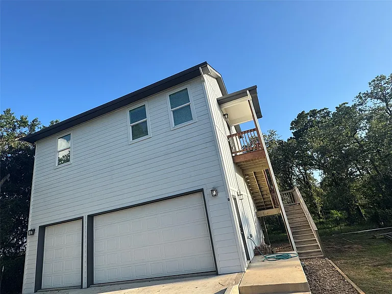 1029 Old McDade Rd #D — Photo 2