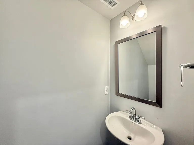 88 Liam St — Photo 11
