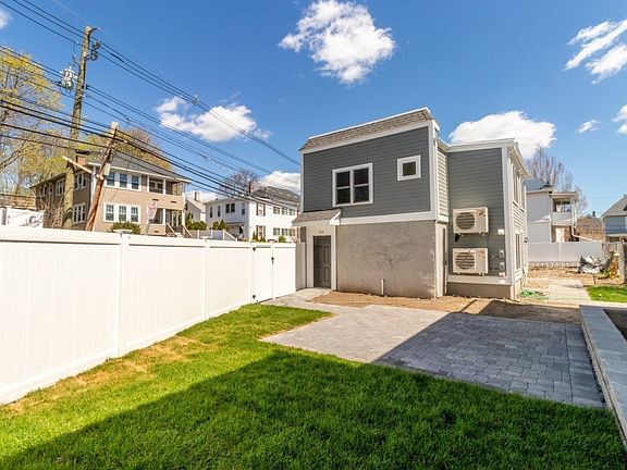 2nd image of 30 Columbus Ave #4